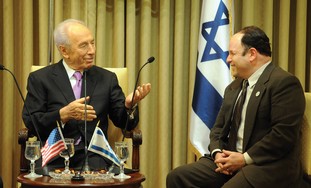 Jason Alexander meets President Peres