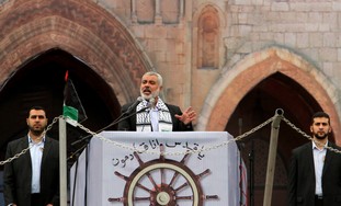 Haniyeh delivers speech at rally