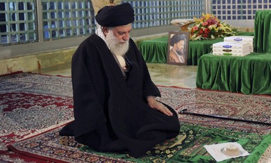 Ayatollah Ali Khamenei prays