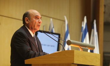 Mofaz speaks at Knesset 