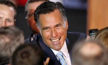 Romney greets supporters in New Hampshire