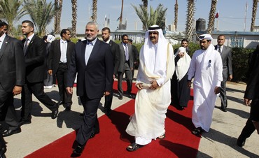 Qatari emir greeted in Gaza by Haniyeh