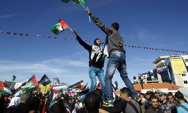 Celebrating Abbas's return from the UN in Ramallah