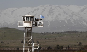 UNDOF soldiers in Golan overlooking Syria