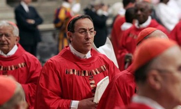 Honduran Cardinal Oscar Andres Rodriguez Maradiaga arrives to attend a Mass at the Vatican, 2005