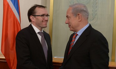 Netanyahu with Norwegian FM Espen Eide in J'lem