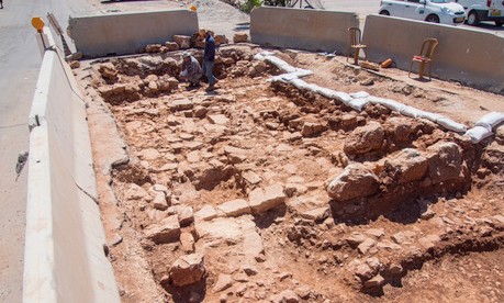 Section of Jaffa-Jerusalem road unearthed in capital ShowImage