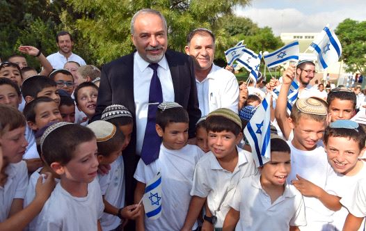 Minister Avigdor Liberman visiting a school in Otniel.