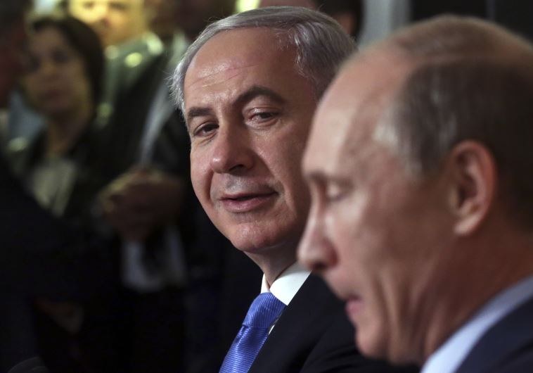 Russian President Vladimir Putin (R) and Prime Minister Benjamin Netanyahu 
