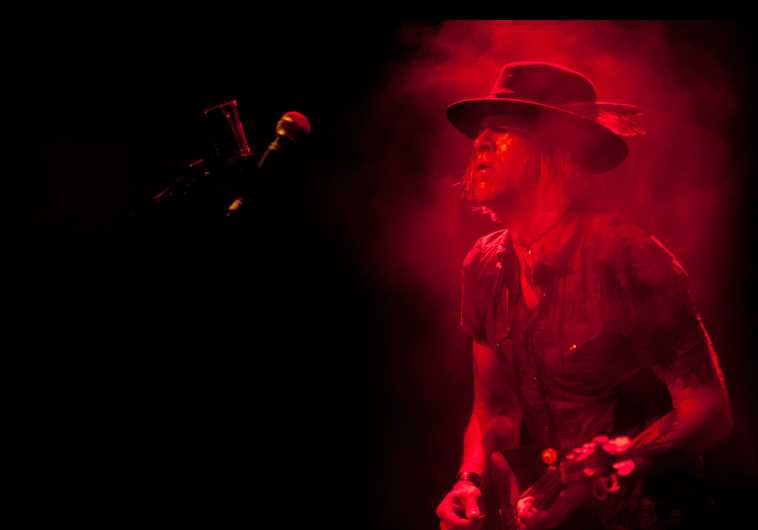Wovenhand performs in Israel