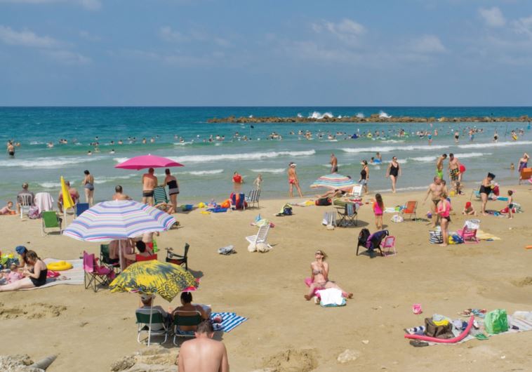 Hatzuk Beach in Netanya
