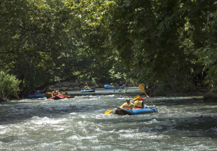 Nature-lovers go rafting on the Jordan River