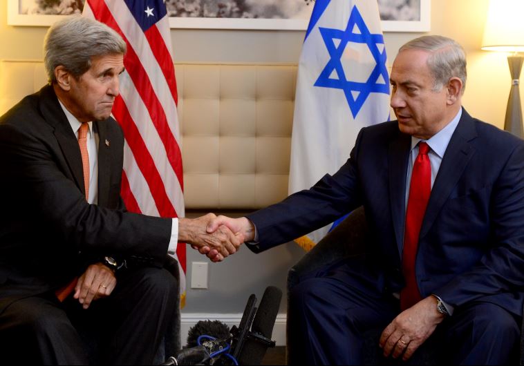US Secretary of State John Kerry (L) and Prime Minister Benjamin Netanyahu meet in New York