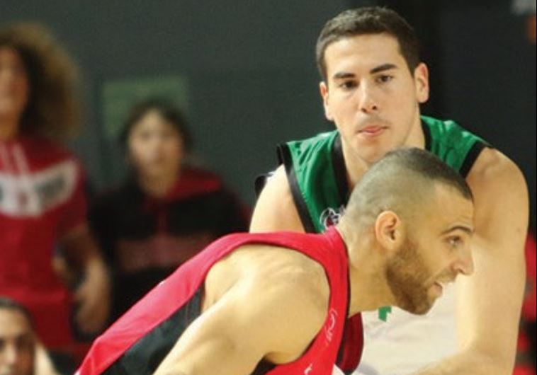 Hapoel Tel Aviv's Raviv Limonad scored 18 points in a win over Oz Blayzer (14) and Maccabi Haifa