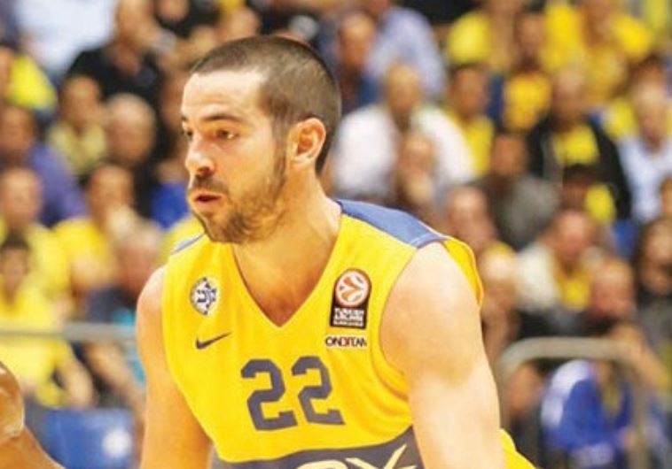 Maccabi TA guard Taylor Rochestie