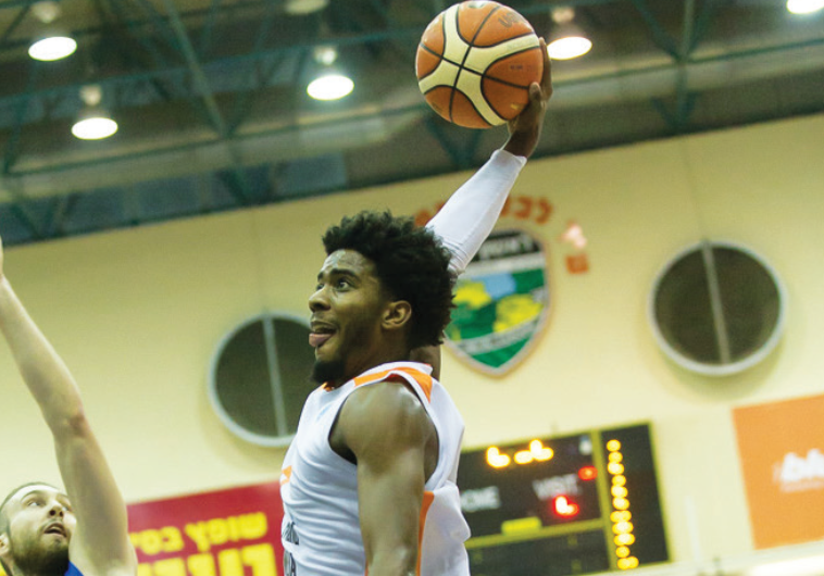 Maccabi Rishon Lezion guard Shawn Dawson scored a game-high 25 points in his team’s 93-85 win over V
