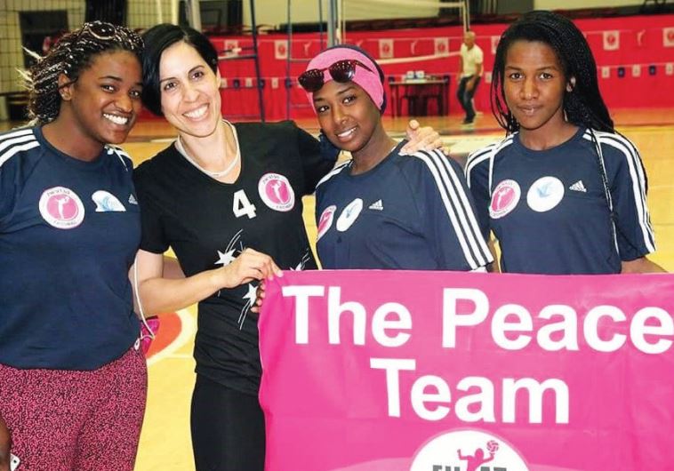 Israeli and Palestinians at Catchball tournament in Eilat 