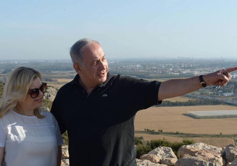 Prime Minister Benjamin Netanyahu and his wife, Sara, during a Passover excursion in northern Israel