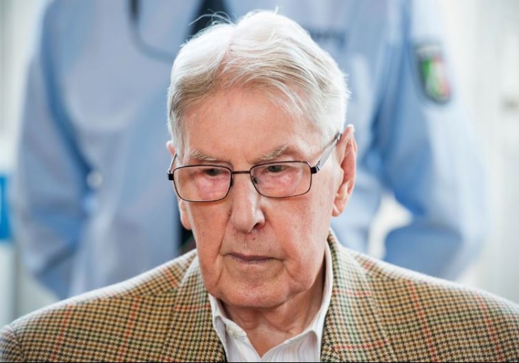 Former Nazi SS officer Reinhold Hanning appears in court in Germany