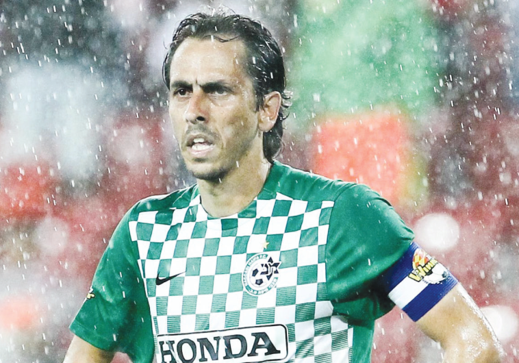 Former Israel captain Yossi Benayoun is expected to complete his move to Maccabi Tel Aviv this week,