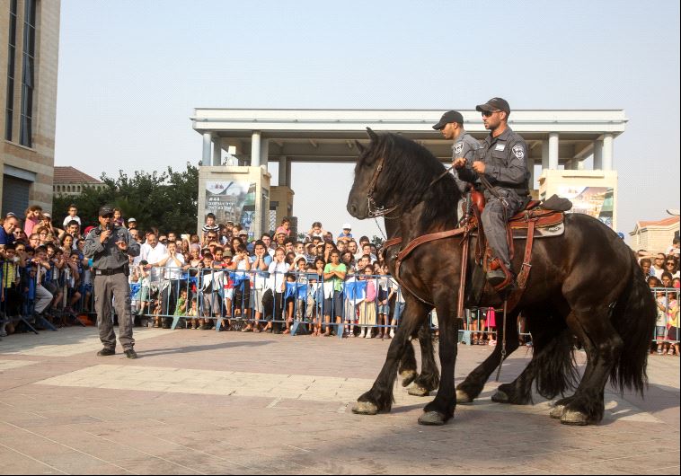 Police hold special exhibition for kids and parents in Jerusalem’s Safra Square