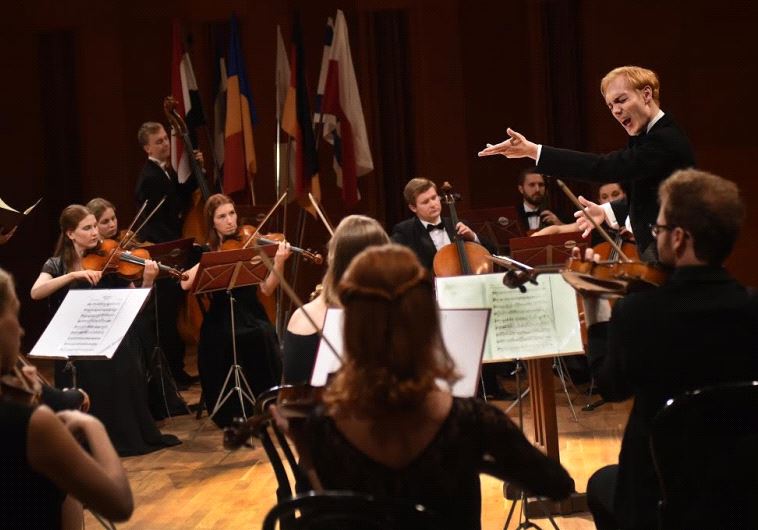 Actor Rafael Stachowiak conducting in Poland