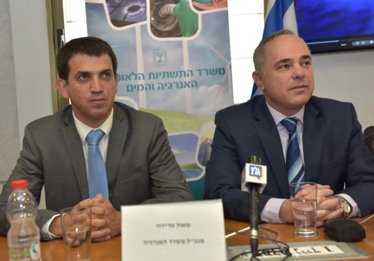 National Infrastructure, Energy and Water Ministry director-general Shaul Meridor (left) and Ministe