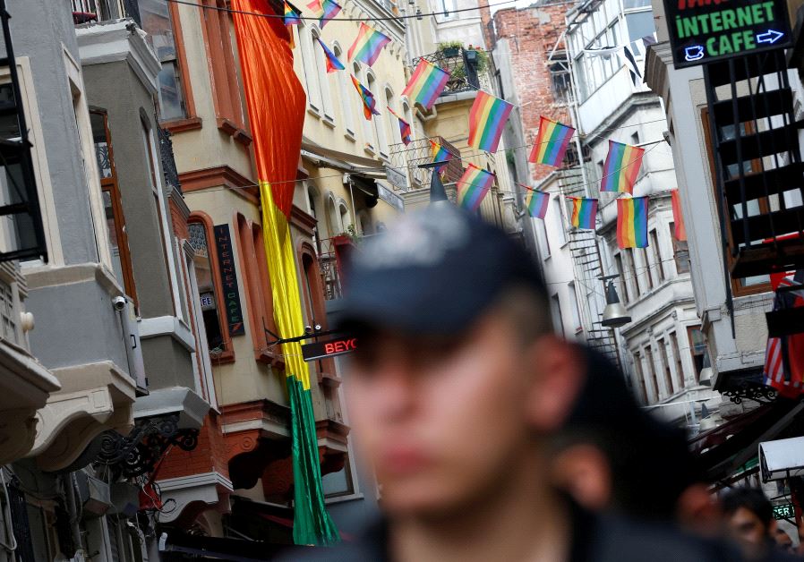 istanbul lgbt parade