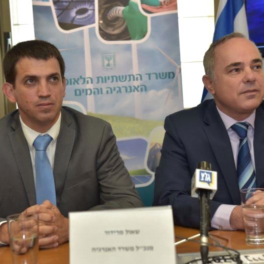 National Infrastructure, Energy and Water Ministry director-general Shaul Meridor (left) and Ministe