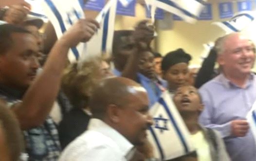 Ethiopian olim arrive in Israel