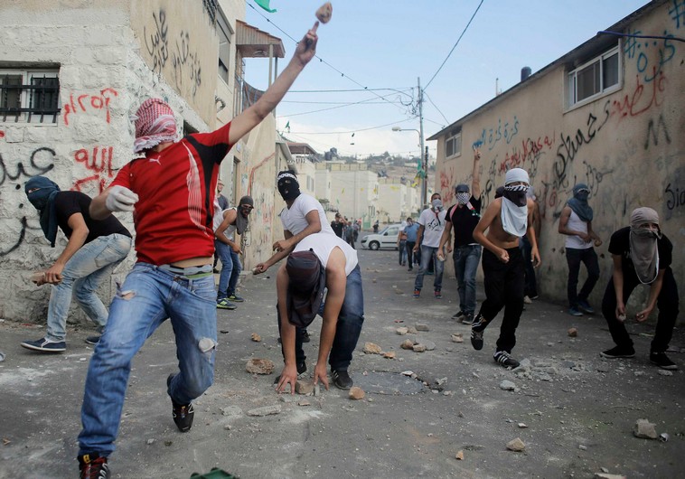 Netanyahu to convene emergency meeting on harsher punishment for stone-throwing