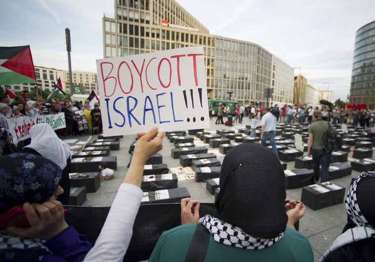  Manifestantes pedem boicote a Israel  ShowImage