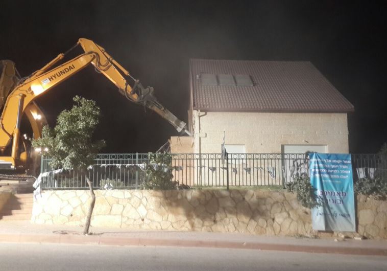 IDF destroys illegally built home in West Bank settlement of Eli