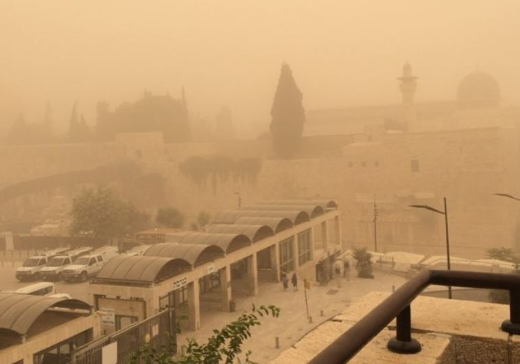 Israelis suffer through worst dust storm in 10 years