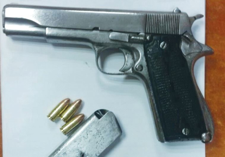 Army conducts overnight arms raid in Hebron