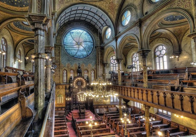 A glimpse inside some of the most beautiful synagogues around the globe
