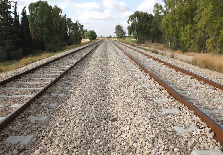 train tracks