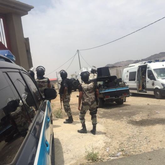 Saudi security forces during the operation to capture ISIS cell