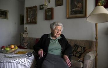 Hungarian-born Holocaust survivor Miriam Helman [file].