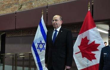 Defense Minister Moshe Ya'alon on state visit to Ottawa, Canada, November 21, 2013