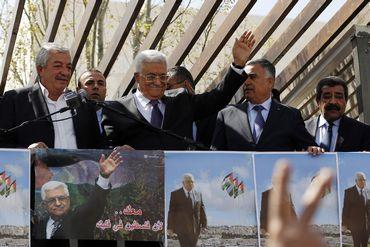 Palestinians threaten to seek statehood at UN if prisoner release canceled ShowImage
