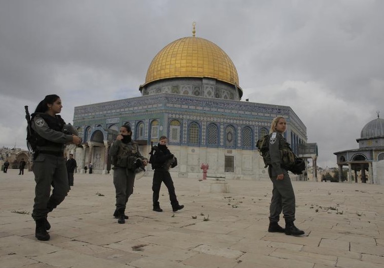 Border Police officers patrol Temple Mount area