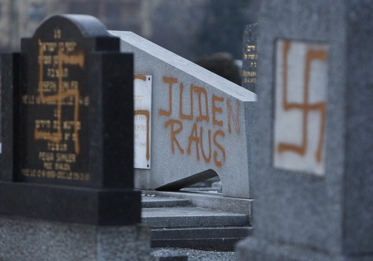 Swastika's at Jewish cemetery