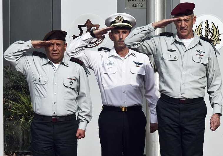 New IDF chief of staff Lieutenant-General Gadi Eizenkot (L) and outgoing chief of staff Benny Gantz