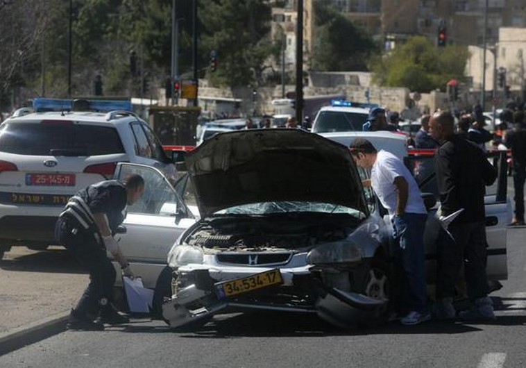 اصابه 5 اسرائيليين بعمليه دهس في القدس  ShowImage
