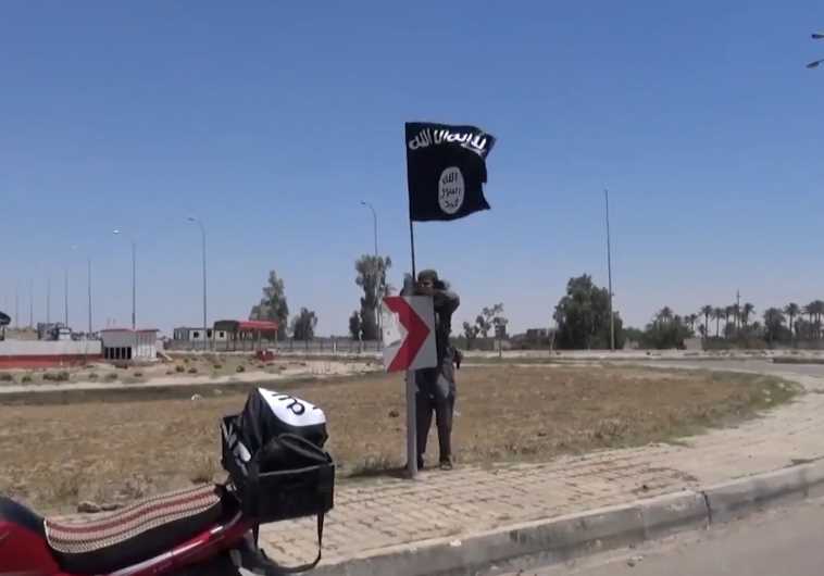 ISIS flag flying in Ramadi Iraq
