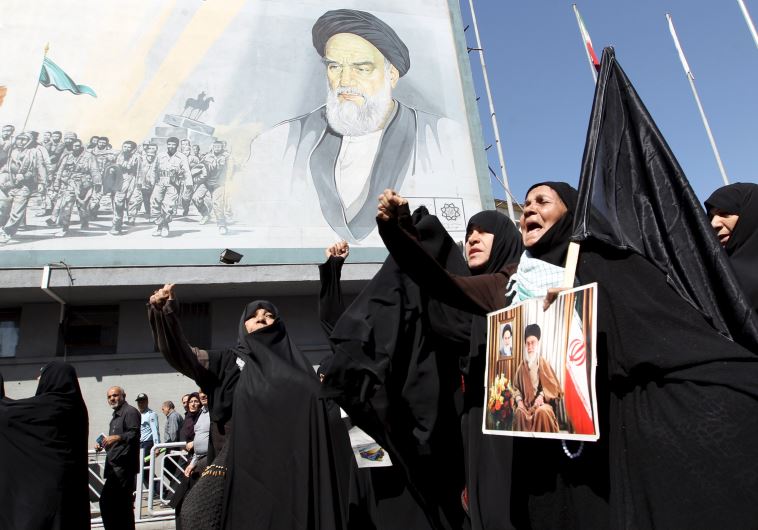 Iranian worshipers in Tehran chant slogans during a protest against Saudi Arabia