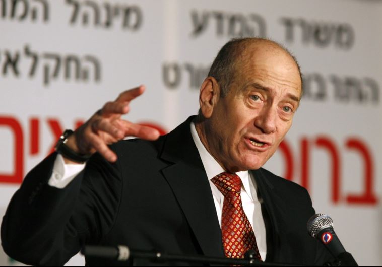 Former PM Olmert spends furlough with family