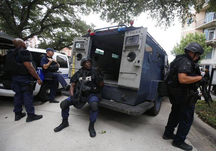 Gunman injures several in Houston; Texas police shoot suspect