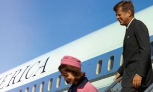US President John Kennedy and his wife in Dallas
